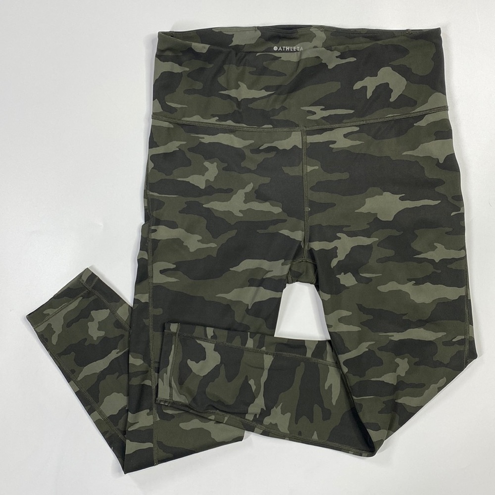Athleta Ultimate 7/8 Camo Tights Leggings With Thigh Pockets Size Medium